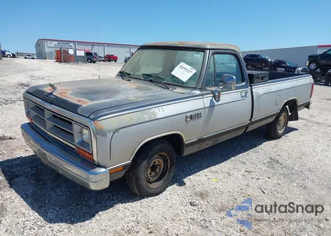 1988 Dodge D-Series D100 из США, поврежденный, VIN 1B7FD04X8JS739662